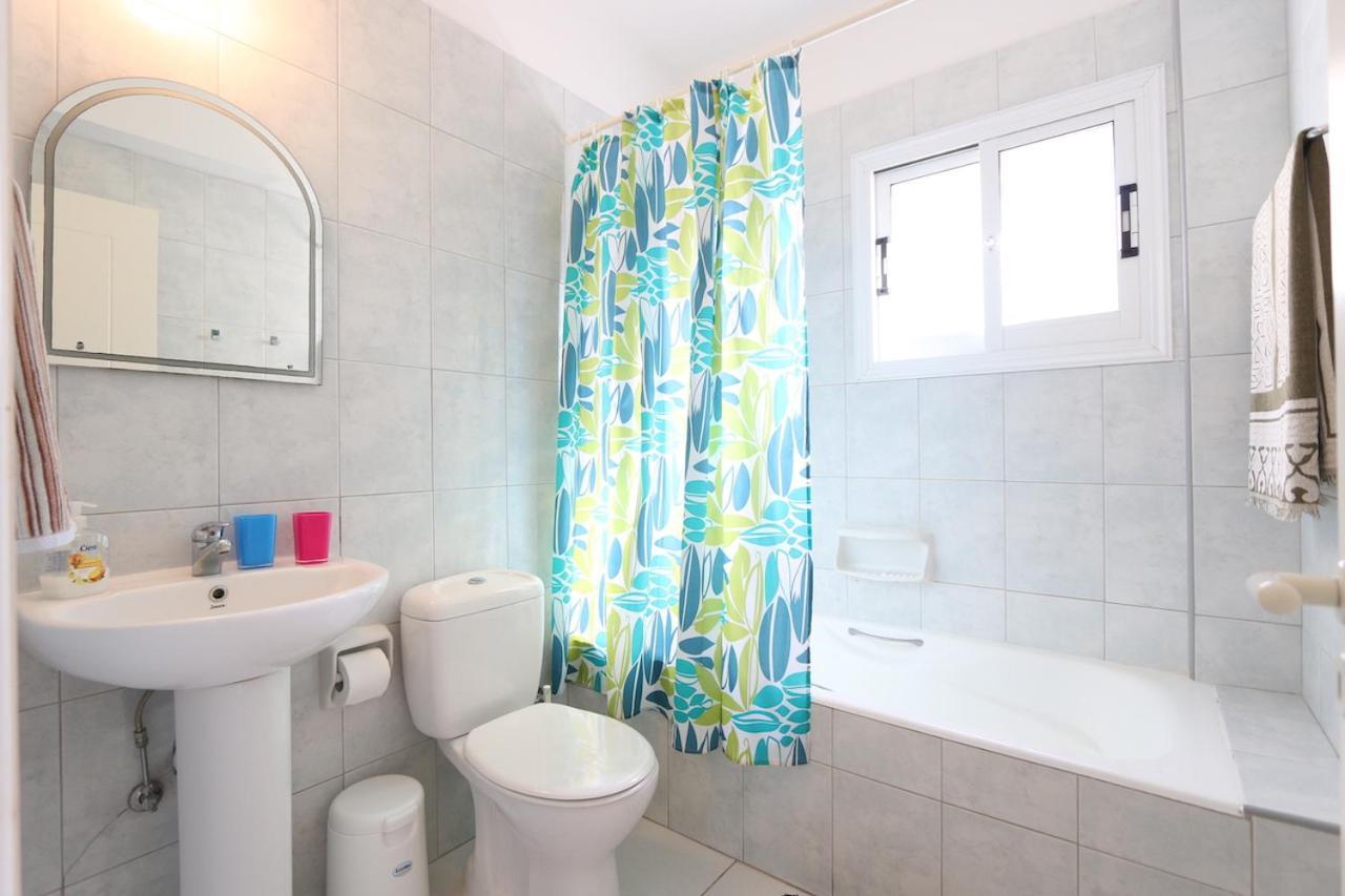 Victor Apartment Пафос Екстер'єр фото