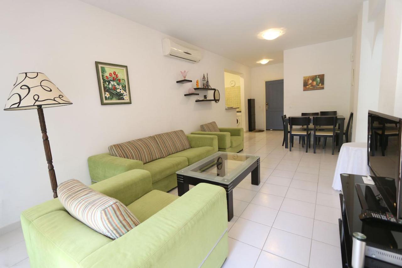 Victor Apartment Пафос Екстер'єр фото