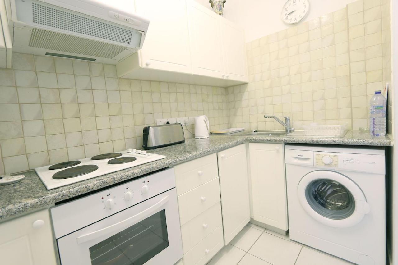 Victor Apartment Пафос Екстер'єр фото